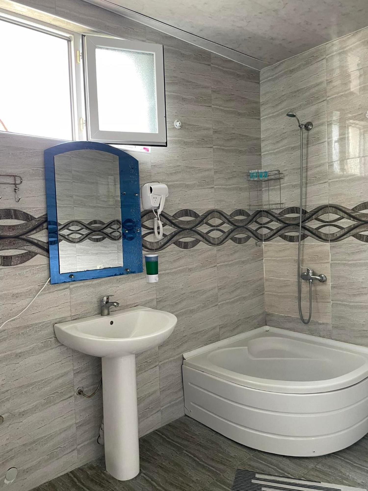 Irina Hotel Ckaltubo Kültér fotó