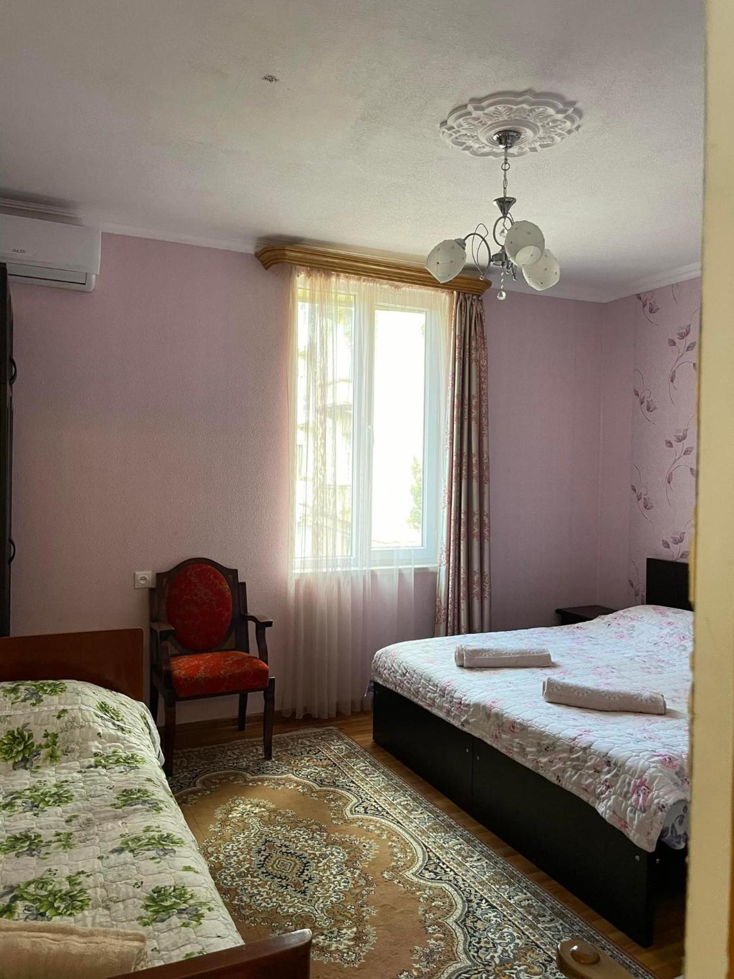 Irina Hotel Ckaltubo Kültér fotó