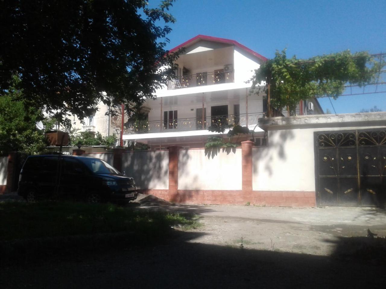 Irina Hotel Ckaltubo Kültér fotó